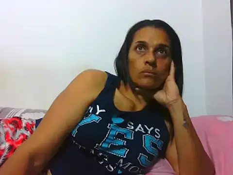 Snapshot of latinbrunettet chatting on March 11, 2025, 1:45 pm latinbrunettet online show from March 11, 2025, 1:45 pm