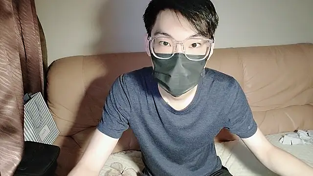 Snapshot of Yang_1069 chatting on October 23, 2025, 7:29 am Yang 1069 online show from October 23, 2025, 7:29 am