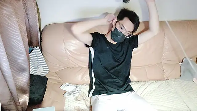 Snapshot of Yang_1069 chatting on October 25, 2025, 9:50 am Yang 1069 online show from October 25, 2025, 9:50 am