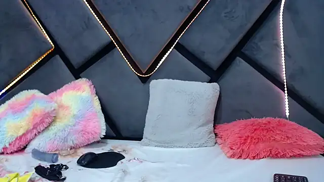 GabrielaDurann online show from January 30, 2025, 10:30 pm