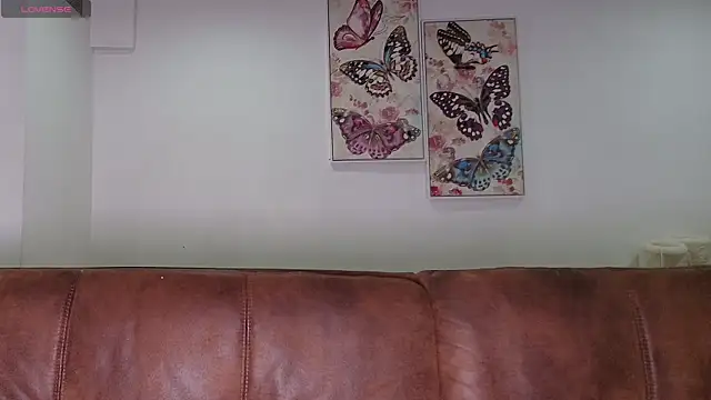 dolcebella online show from November 29, 2025, 7:22 am