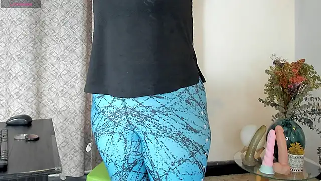 angelswets online show from September 18, 2025, 1:57 pm