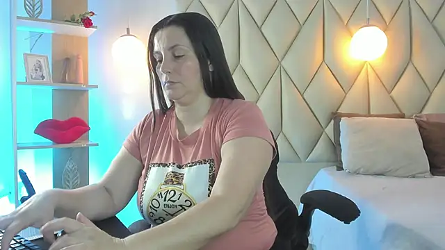 angelswets online show from May 18, 2026, 1:50 pm