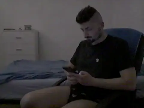 Snapshot of Hkl95555 chatting on September 27, 2025, 11:32 pm Hkl95555 online show from September 27, 2025, 11:32 pm