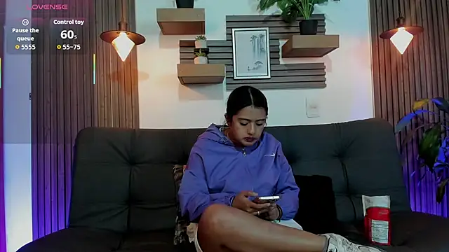 Snapshot of karla_999 chatting on September 22, 2025, 11:18 pm karla 999 online show from September 22, 2025, 11:18 pm