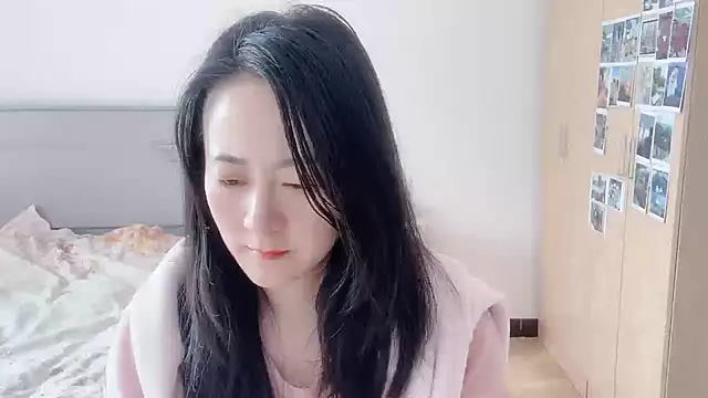 Snapshot of fanfan-FF chatting on December 21, 2024, 6:41 am fanfan-FF online show from December 21, 2024, 6:41 am