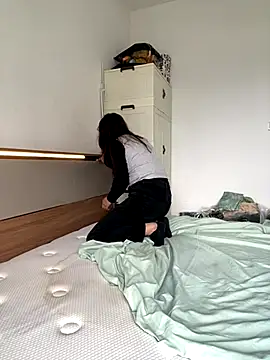 Snapshot of Liliya-77 chatting on November 14, 2025, 8:13 am Liliya-77 online show from November 14, 2025, 8:13 am