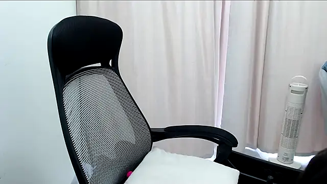 Liliya-77 online show from April 8, 2026, 5:40 am