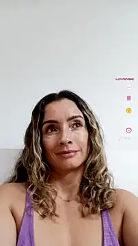 Loly Horny online show from July 10, 2026, 2:05 am