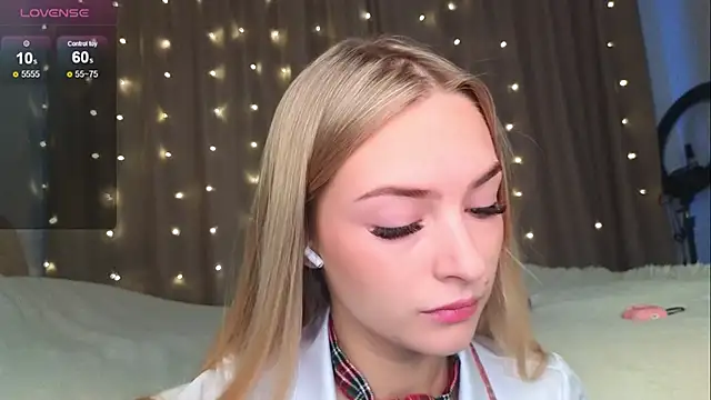 Snapshot of Soft_Eva chatting on January 16, 2025, 7:49 am Soft Eva online show from January 16, 2025, 7:49 am