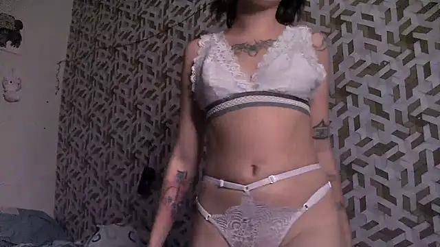 Snapshot of Liv_Alt chatting on April 25, 2026, 11:46 pm Liv Alt online show from April 25, 2026, 11:46 pm