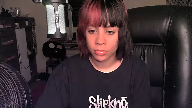 Snapshot of Liv_Alt chatting on May 2, 2026, 6:29 am Liv Alt online show from May 2, 2026, 6:29 am