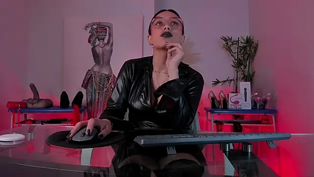 lilith-deveraux online show from February 4, 2025, 3:36 pm