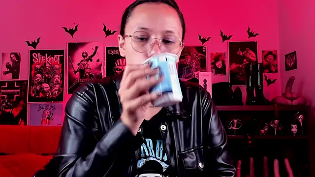 lilith-deveraux online show from April 9, 2026, 3:06 pm