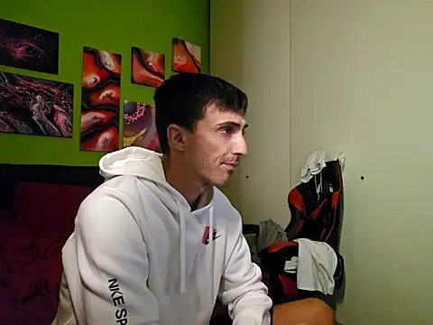 Snapshot of MASTERBULLY chatting on September 10, 2025, 11:49 pm MASTERBULLY online show from September 10, 2025, 11:49 pm