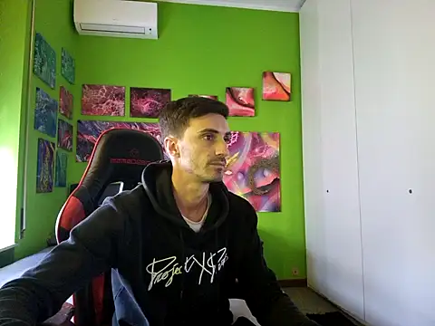 Snapshot of MASTERBULLY chatting on October 5, 2025, 1:53 pm MASTERBULLY online show from October 5, 2025, 1:53 pm