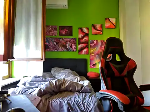 Snapshot of MASTERBULLY chatting on October 7, 2025, 1:41 pm MASTERBULLY online show from October 7, 2025, 1:41 pm