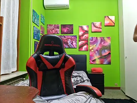 Snapshot of MASTERBULLY chatting on October 14, 2025, 10:43 pm MASTERBULLY online show from October 14, 2025, 10:43 pm