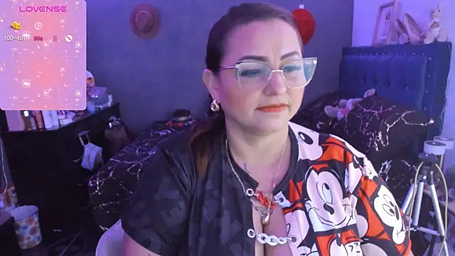 Ivonnee   online show from January 8, 2025, 9:32 am