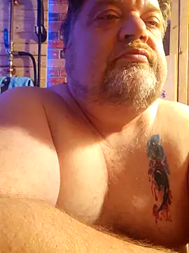 Snapshot of alienbunny chatting on October 17, 2025, 3:31 am alienbunny online show from October 17, 2025, 3:31 am