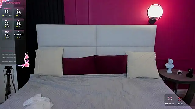 KetrinWhite online show from October 15, 2025, 1:28 am