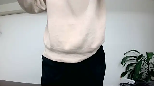 TakuryuJPN online show from December 12, 2024, 9:15 pm