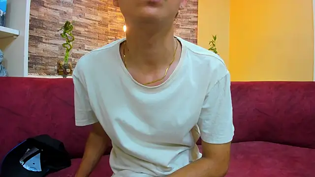 Snapshot of DamiBright chatting on February 20, 2025, 6:13 pm DamiBright online show from February 20, 2025, 6:13 pm