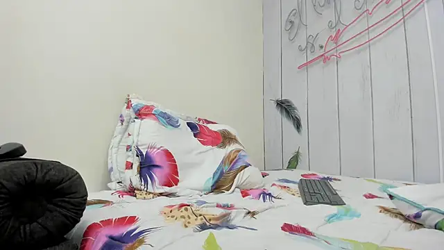 Snapshot of DamiBright chatting on September 13, 2025, 7:46 pm DamiBright online show from September 13, 2025, 7:46 pm