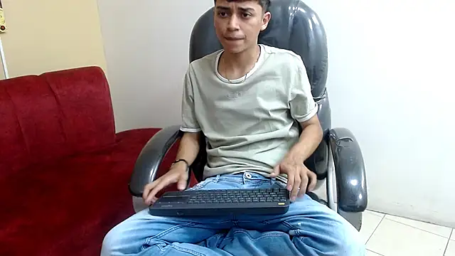 Snapshot of DamiBright chatting on September 15, 2025, 7:25 pm DamiBright online show from September 15, 2025, 7:25 pm