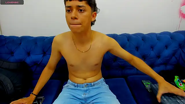 Snapshot of DamiBright chatting on November 5, 2025, 6:41 pm DamiBright online show from November 5, 2025, 6:41 pm