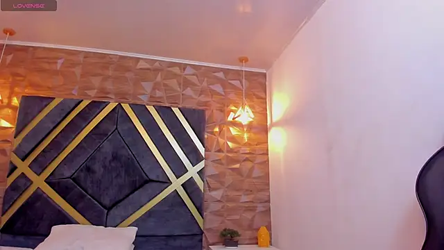 Alahia Dangelo online show from February 26, 2025, 11:30 am