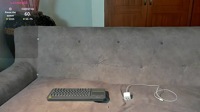  maria foxx  online show from November 8, 2025, 8:40 pm