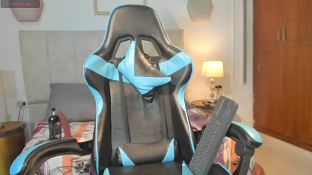  maria foxx  online show from March 19, 2026, 4:22 pm