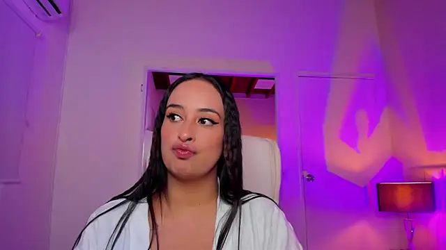 Snapshot of DaniRousse chatting on January 26, 2025, 9:40 pm DaniRousse online show from January 26, 2025, 9:40 pm