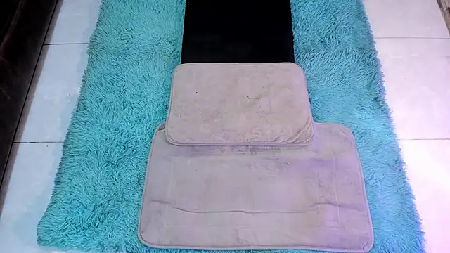 Eilin clio online show from November 20, 2025, 8:08 pm