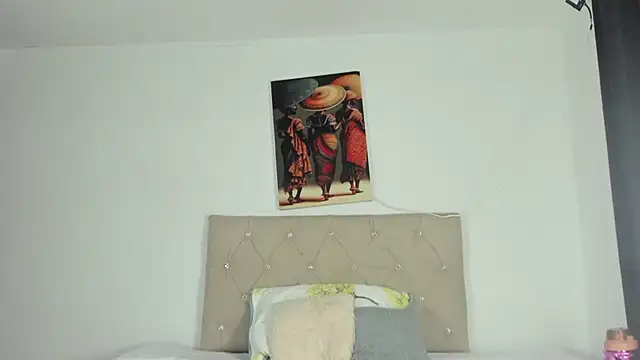 Snapshot of Milkdulce1 chatting on January 17, 2025, 10:22 am Milkdulce1 online show from January 17, 2025, 10:22 am