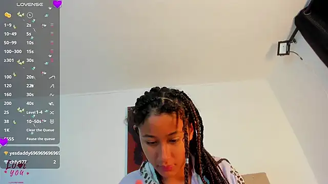 Snapshot of Milkdulce1 chatting on March 2, 2025, 5:23 am Milkdulce1 online show from March 2, 2025, 5:23 am