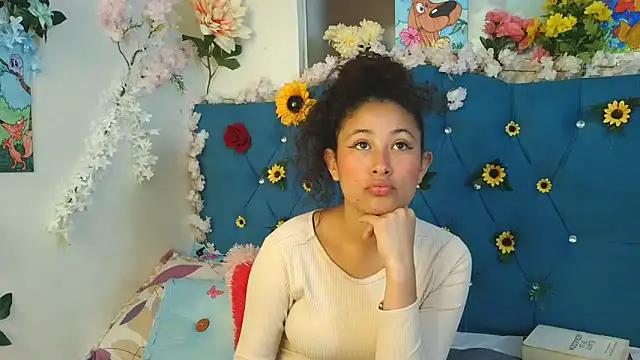 Milkdulce1 online show from May 20, 2026, 1:50 pm