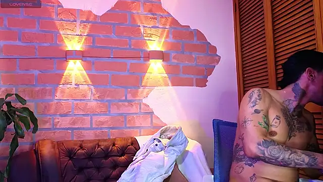 Snapshot of Dylanstonne chatting on November 7, 2025, 9:04 pm Dylanstonne online show from November 7, 2025, 9:04 pm