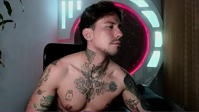 Dylanstonne online show from January 15, 2026, 12:04 am