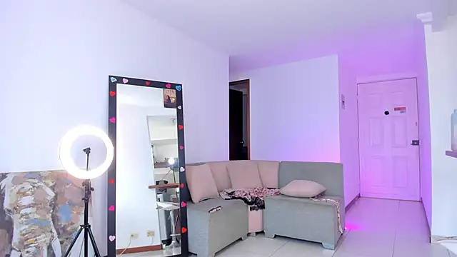 Aleja arango1 online show from February 16, 2026, 9:22 pm