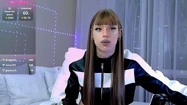 Snapshot of Dasha_M chatting on January 3, 2025, 6:03 pm Dasha M online show from January 3, 2025, 6:03 pm