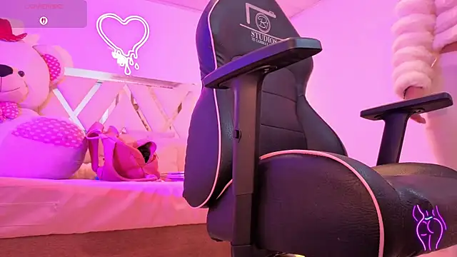 Laylafoxy tay online show from October 13, 2025, 3:06 am