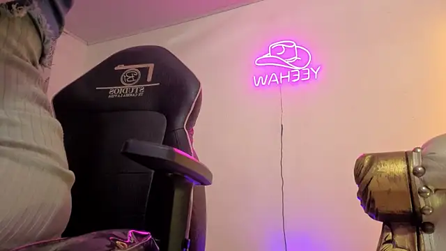 Laylafoxy tay online show from March 13, 2026, 4:08 am