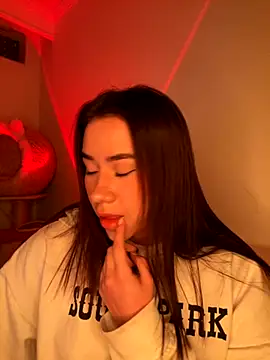 Im Valen Cute online show from December 2, 2025, 4:07 am