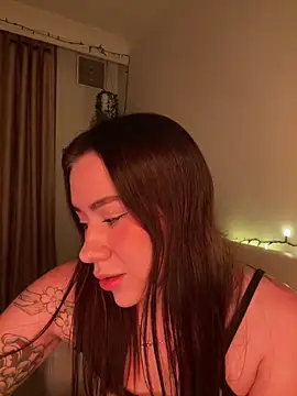 Im Valen Cute online show from December 14, 2025, 3:45 am