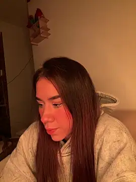 Snapshot of Im_Valen_Cute chatting on June 3, 2026, 3:31 am Im Valen Cute online show from June 3, 2026, 3:31 am