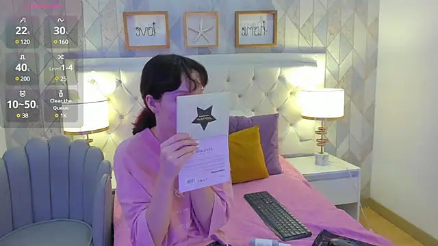 Snapshot of Nastya_Fantasy chatting on January 8, 2025, 7:24 pm Nastya Fantasy online show from January 8, 2025, 7:24 pm