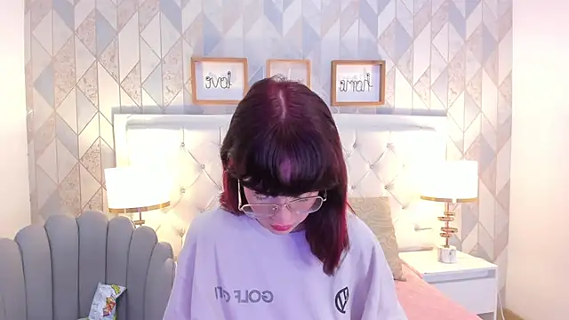 Snapshot of Nastya_Fantasy chatting on February 5, 2025, 7:31 pm Nastya Fantasy online show from February 5, 2025, 7:31 pm