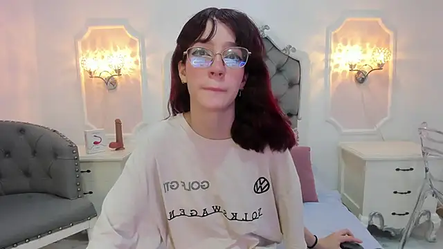 Snapshot of Nastya_Fantasy chatting on February 25, 2025, 11:19 am Nastya Fantasy online show from February 25, 2025, 11:19 am